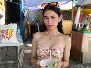 Live amateur YlianaGivenchy